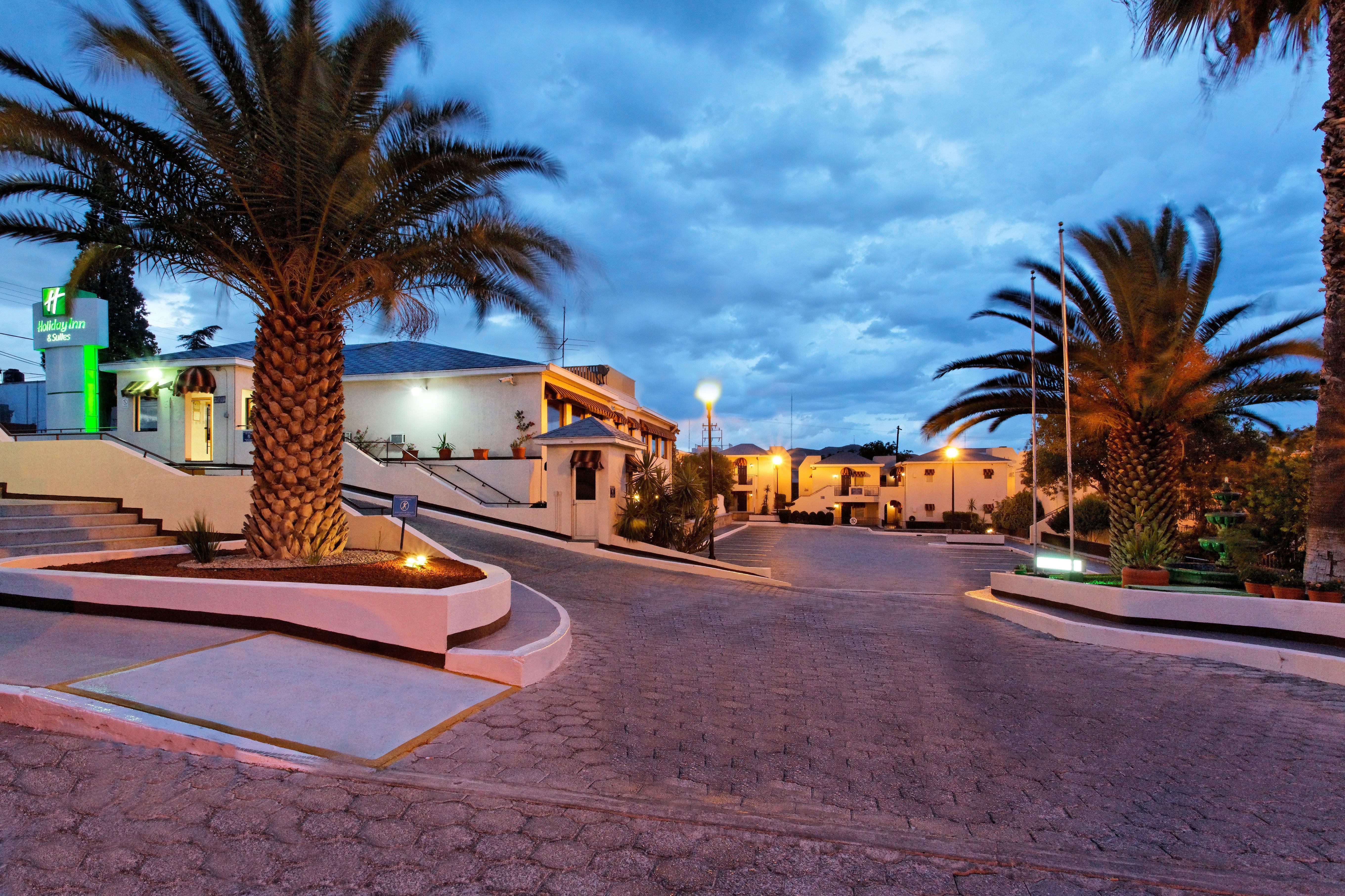 Holiday Inn Hotel & Suites Chihuahua By Ihg Eksteriør billede