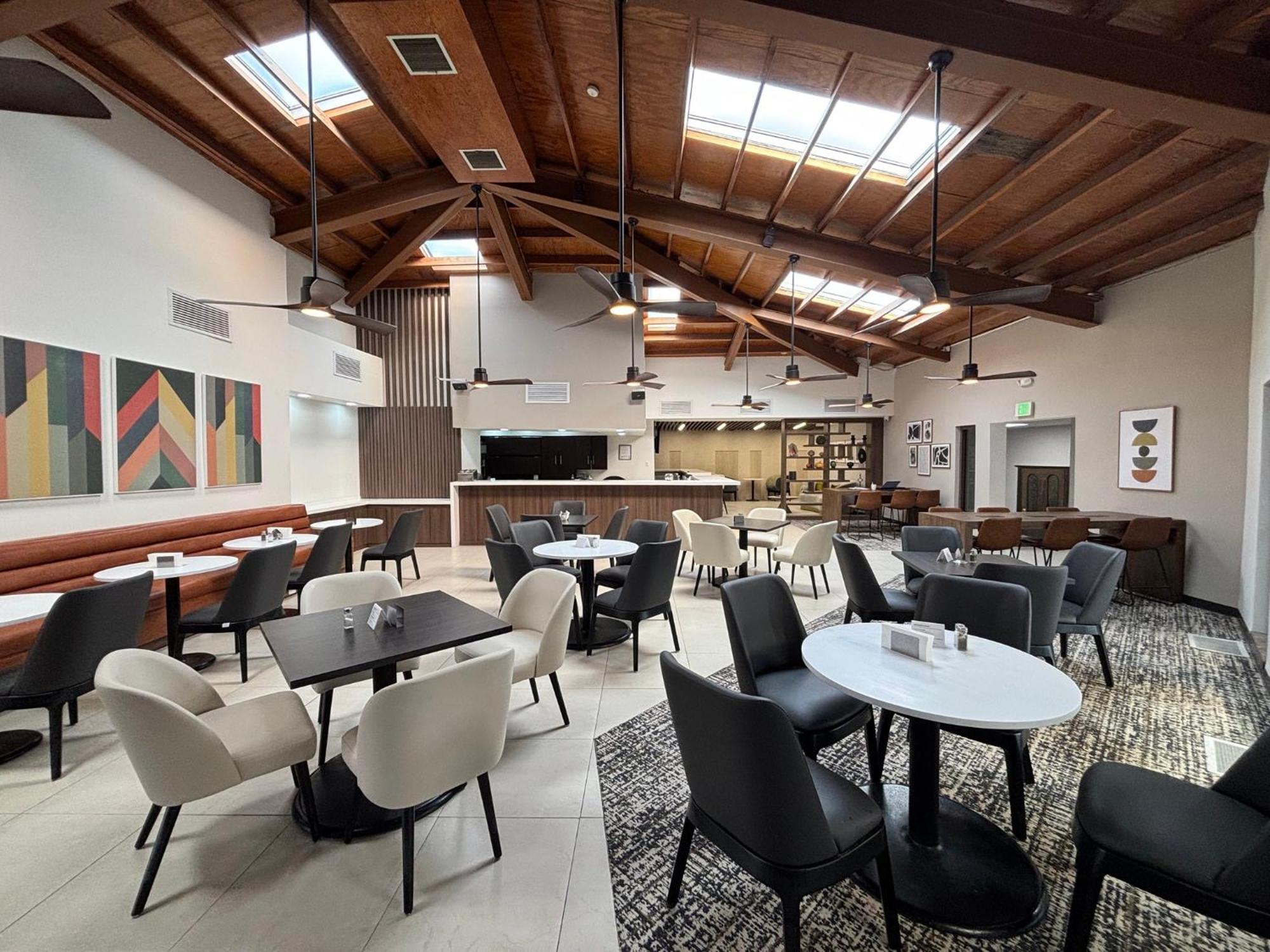 Holiday Inn Hotel & Suites Chihuahua By Ihg Eksteriør billede