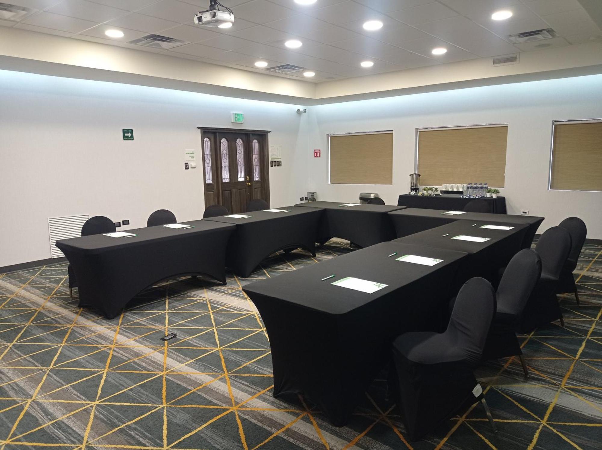 Holiday Inn Hotel & Suites Chihuahua By Ihg Eksteriør billede