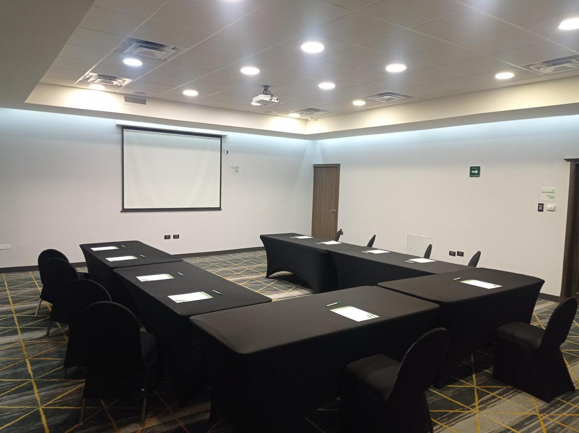 Holiday Inn Hotel & Suites Chihuahua By Ihg Eksteriør billede